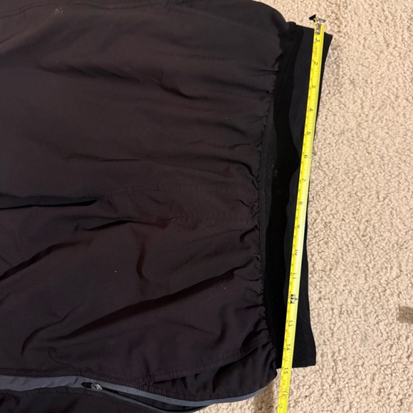 Vuori Men's Black Athletic Shorts - Picture 6 of 7